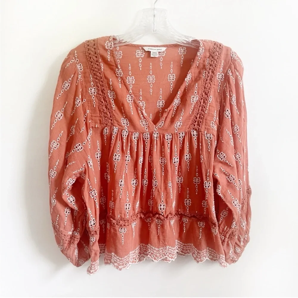American Eagle blouse dusty red embroidered boho peasant oversized crochet - Picture 2 of 9